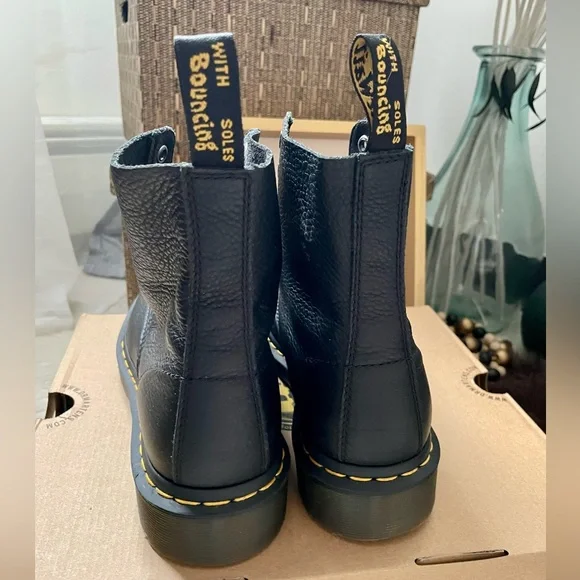 Dr Martens 1460 Pascal Leather Boots Black Women’s US 10 Like New - Picture 3 of 5